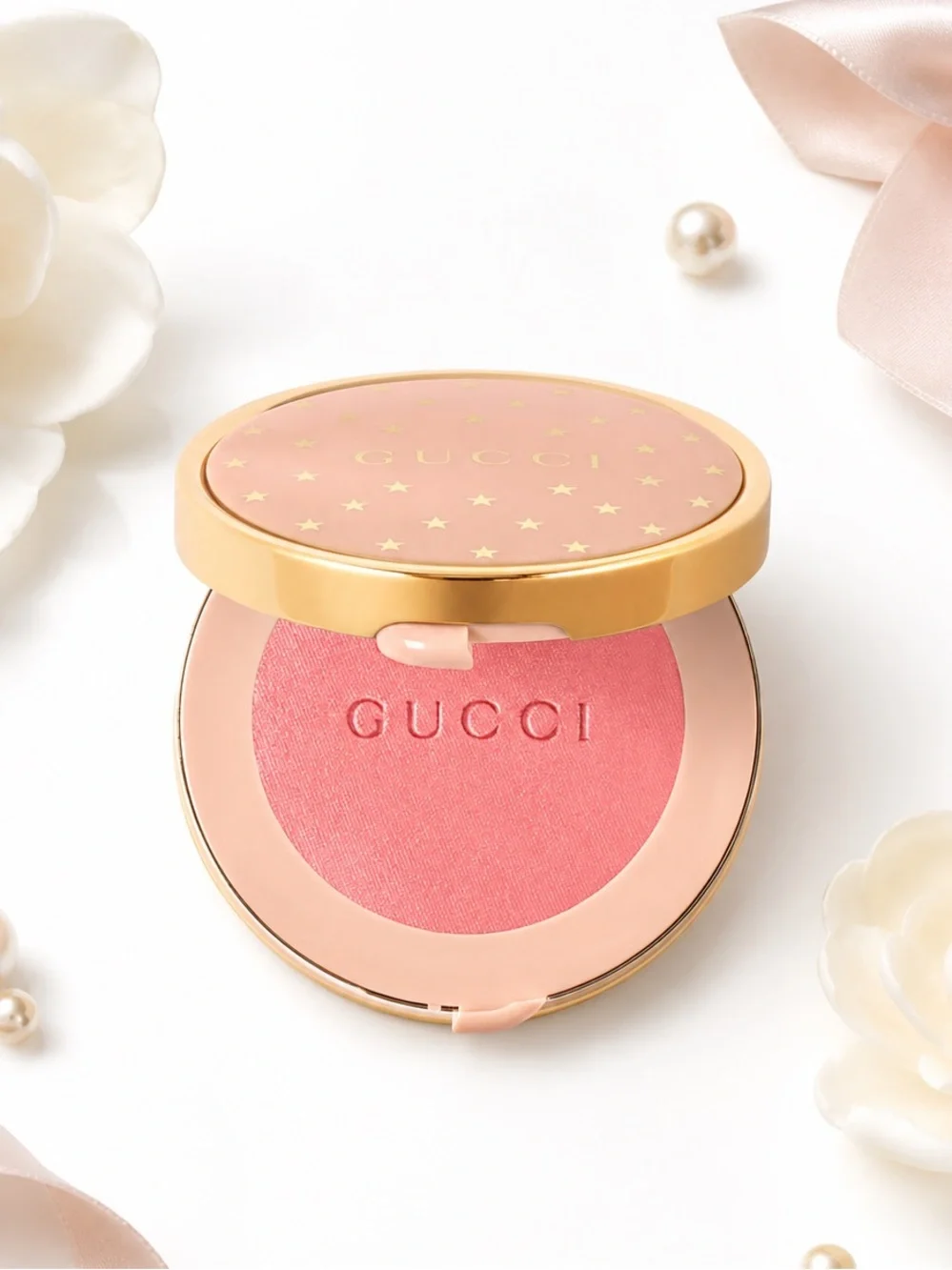 GUCCI Luminous Matte Powder Blush in shade 01 - Silky Rose